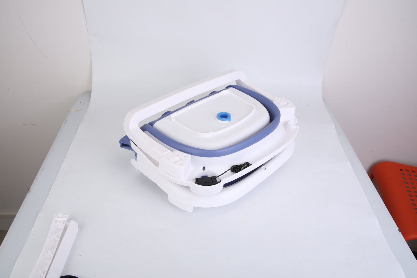 Foldable Baby Bathtub with Digital Thermometer - Portable Infant Bath, 0-24 Months